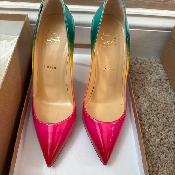 Christian Louboutin Patent Pump - Picture 2 of 4